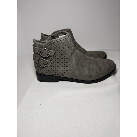 Rocket Dog Shoes - Rocket Dog Marley Heirloom Gray Ankle Boots Size 6.5 Faux Suede Buckle Detail